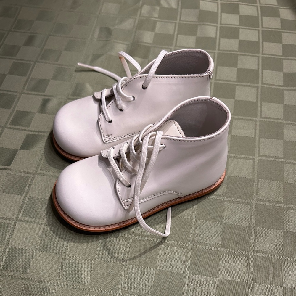 White walker shoes